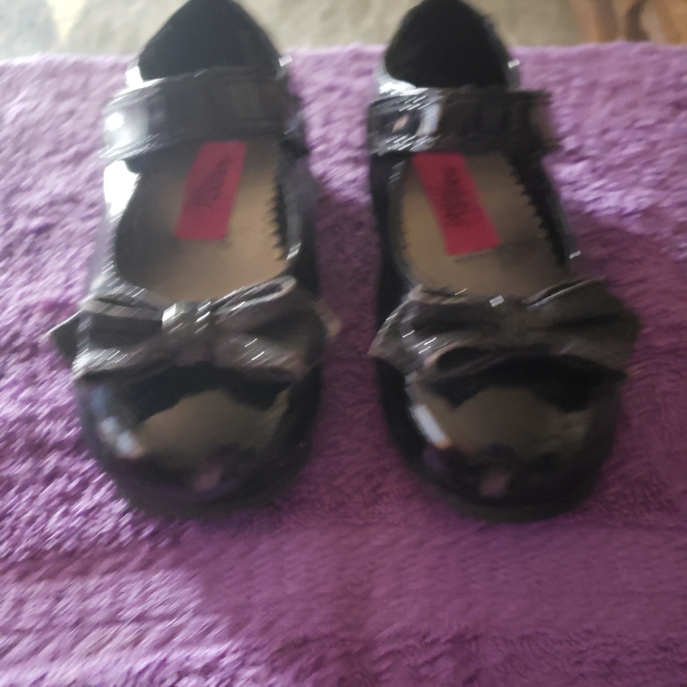 Shoes - Picture 2 of 4